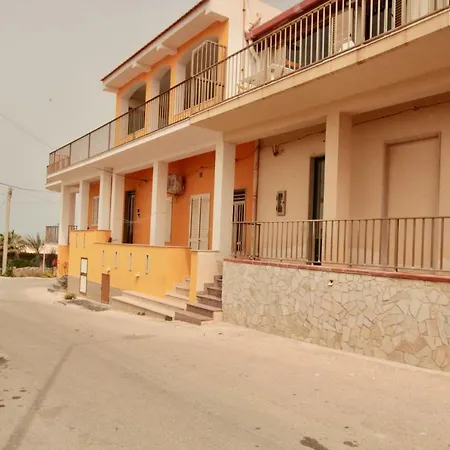 Casa Helenia Bruca בית נופש