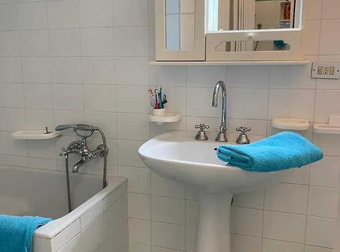 Casa Helenia Bruca 度假居 *