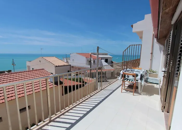 Casa Helenia Bruca * Cava dʼAliga